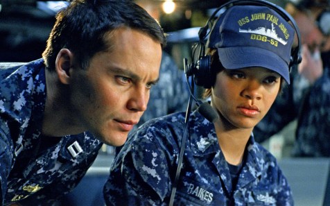 Battleship - Taylor Kitsch and Rihanna working hard to look like intelligent people