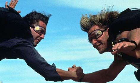 Point Break - Keanu Reeves and Patrick Swayze skydive