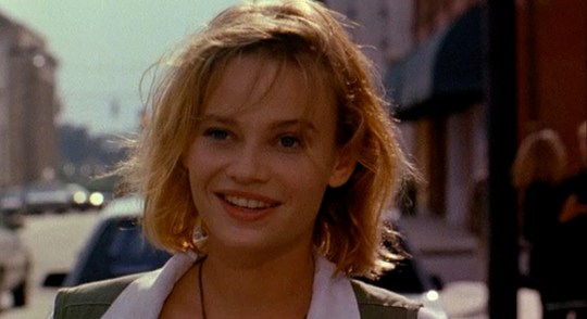 Super Mario Bros. - Samantha Mathis