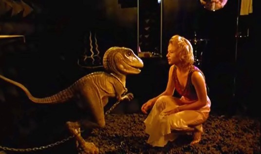 Super Mario Bros. - Yoshi, Samantha Mathis