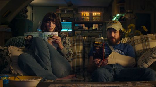 10 Cloverfield Lane - Mary Elizabeth Winstead, John Gallagher, Jr.