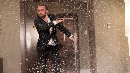 11 Minutes - shattered glass